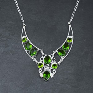Customized Handmade Elegant 925 Sterling Silver Teardrop Green Peridot Design Necklace Garnet Gemstone Bezel Setting For Women - Product Image 2