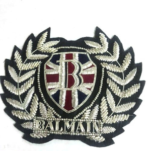 Badge de casquette brodé à la main en fil d'argent, motif 3D, personnalisé, en tissu (toile) pour uniformes, qualité supérieure - Product Image 3