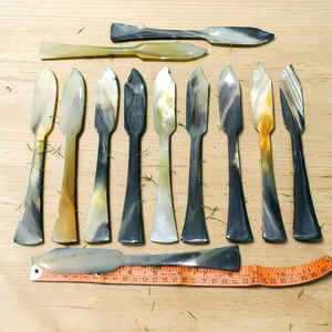 Cuchillo y espátula para mantequilla hechos a mano con cuerno de buey y vaca, de alto brillo, al mejor precio. - Product Image 2