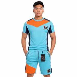 Conjunto de Verano Cómodo para Hombre con Camiseta de Manga Corta de Tela Transpirable y Pantalones Cortos Deportivos para el Uso Diario Activo - Product Image 1