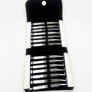 Estuche magnético blanco RMI para 14 pinzas de extensión de pestañas, kit de pinzas de acero inoxidable con agarre de diamante/diferentes estilos de base - Product Image 3