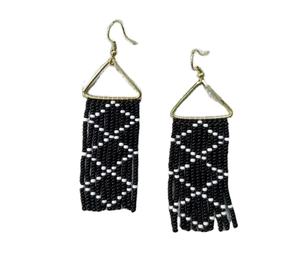 Pendientes Elegantes Hechos a Mano de Doble Capa, con Cuentas Multicolores Inspiradas en Gemas de Esmeralda y Perlas - Product Image 2