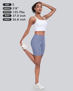 Nouveautés Shorts de sport respirants sans coutures pour femmes, logo personnalisé, shorts de sport froncés fabriqués au Pakistan - Product Image 2
