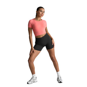Haut court pour femme Solid Trader Chic, style contemporain, tissu ultra doux et respirant, coupe confortable et extensible, essentiels quotidiens - Product Image 4