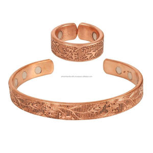 Bracelets en cuivre avec aimants en trois bandes portant des bracelets en cuivre de thérapie magnétique à un prix abordable par LUXURY CRAFTS - Product Image 3