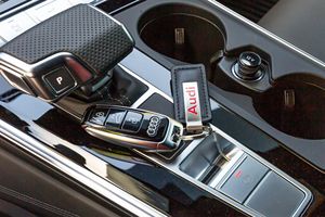 Auto Usado en Buenas Condiciones, Audi RS7 Performance Sedan 2025, Autos Usados Listos para Enviar - Product Image 6