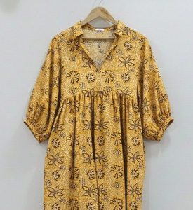 Robe midi formelle à col en V, 100 % coton, imprimée à la main, écologique, respirante, à manches bouffantes, motif floral, coupe trapèze simple et naturelle - Product Image 4