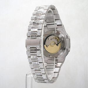 Montre de luxe avec boîtier en alliage, bracelet en acier inoxydable, verre saphir, lunette sertie de moissanite taille baguette, design glacé, mouvement automatique mécanique - Product Image 3