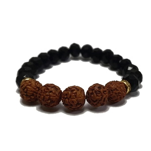 Bracelet extensible en tourmaline noire naturelle et perles facettées de Rudraksha avec intercalaires en laiton pour la protection et la méditation - Product Image 1