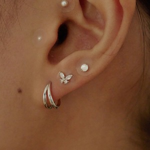 [W Island] WBL Glossy Muse Ear Acupressure Jewel Patch สติ๊กเกอร์ติดหูแบบใสลายดอกไม้ 24K โกลด์ - Product Image 1