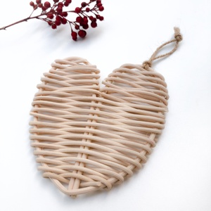 Adorno de ratán hecho a mano en forma de corazón, accesorios para el día de San Valentín y bodas, decoración de corazones tejidos. - Product Image 2