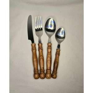 Juego de cubiertos de 6 piezas de acero inoxidable con acabado espejo y mangos de madera: cucharas, tenedores, cuchillos y palillos. - Product Image 2