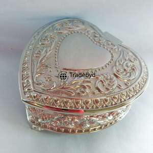 Boîte de rangement en métal de luxe, accessoire décoratif haut de gamme par Tradebyd - Product Image 2
