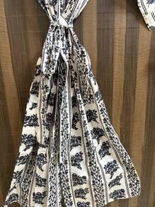 Bata Kimono para Mujer con Estampado Floral, Hecha a Mano, 100% Algodón Transpirable, Cuello en V, Cierre con Cordón, Largo hasta el Tobillo - Product Image 5
