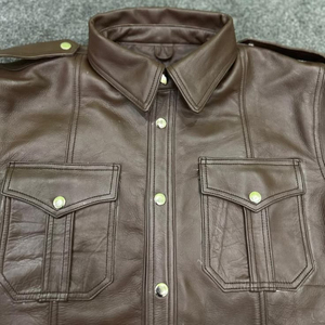 Camicia da uomo in vera pelle di vacchetta nera a maniche corte con bottoni, stile classico casual con colletto a punta, t-shirt da uomo in metallo - Product Image 4