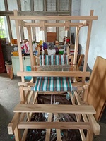 Métier à Tisser Traditionnel à Navette Mécanique, Style Ancien