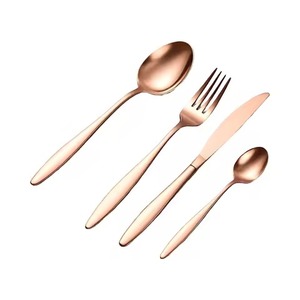 Ensemble de couverts en métal faits à la main avec finition miroir pour une présentation et un style de table de luxe - Product Image 1