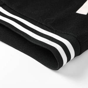 Chaqueta Varsity Casual y Cómoda para Hombre, Diseño Ligero y Ecológico con Cuello Alto, Personalizable para Venta en Línea - Product Image 5