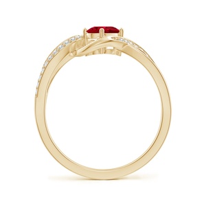 Anillo de Compromiso de Oro de 14K y 18K con Rubí Natural de Corte Ovalado, Diseño de Cinta Trenzada y Detalles de Diamantes en Pavé, Joyería Fina - Product Image 3