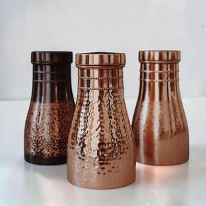 Ensemble de bouteilles en cuivre faites à la main tendance, 2 tasses, finition antique, martelées et embossées, ensemble de vaisselle traditionnelle, ensemble cadeau - Product Image 6