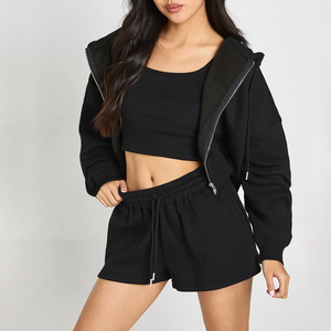 Ensemble de luxe deux pièces pour femme : sweat à capuche et short – Confortable, élégant et décontracté – Design plissé, coupe ample, couleur unie – Idéal pour le sport et le yoga - Product Image 4