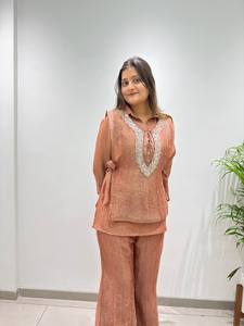 ESTA TEMPORADA DE FESTIVALES, PRUEBA NUESTRO CONJUNTO DE CAMISA Y PANTALÓN DE DISEÑO CON BORRACHERA DE TELA BORDADA A MANO - Product Image 3