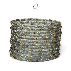 Collection de mariée pour femmes : Ensemble de bracelets en verre kashmir gris fumé, plaqué or, finition zircon taillé, style goutte de pluie, vente en gros, tendance actuelle - Product Image 2