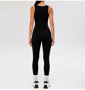 Ensemble de yoga personnalisé pour femmes, vente en gros, taille haute, compression, débardeur col U et leggings avec contrôle du ventre - Product Image 2