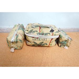 Ensemble de 3 étuis modernes en tissu de coton écologique à imprimé floral pour maquilleuses, fermeture éclair, légers et élégants - Product Image 1