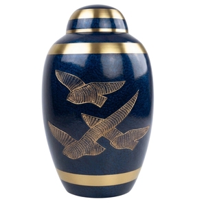 Urne funéraire de luxe vert émeraude pour cendres humaines, grande urne en métal artisanale avec oiseaux dorés gravés et bandes en laiton - Product Image 5