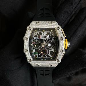 Reloj de Pulsera para Hombre Hecho a Mano con Esfera Blanca Semi-Engastada con Diamantes Moissanite VVS, Totalmente Personalizado, Resistente al Agua, con Cristal - Product Image 6