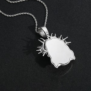 Splendide Collier Pendentif Tête de Jésus Plaqué Or avec Zircons et Épines Givrées, Bijou Religieux Tendance pour Homme - Product Image 5