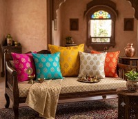 Coussins décoratifs traditionnels en soie 100% faits à la main à Banarasi, écologiques, motif floral, housse de coussin pour canapé