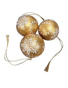 Bolas de Navidad de Papel Hechas a Mano con Lámina Dorada y Patrón de Copos de Nieve Blancos, Adornos Colgantes de Estilo Elegante, Juego de Bolas Decorativas - Product Image 1