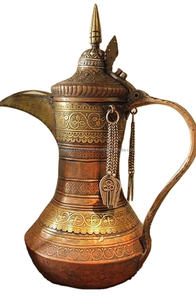 Cafetière arabe dorée élégante de haute qualité avec un bon design argenté élégant et avec vaisselle et outils de thé à café $ d'hôtel - Product Image 5