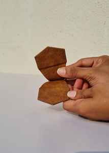 หมวกแฟชั่นกระเป๋าหมวกคลิปเดินทาง PU คลิปหนีบหมวกคลิปหนีบหมวกอเนกประสงค์สำหรับกระเป๋าเดินทางคลิปแม่เหล็กหนัง PU - Product Image 4