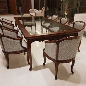 Juego de comedor de lujo de madera maciza artesanal para 8 personas con sillas ornamentadas talladas y acabado de madera maciza premium. - Product Image 1