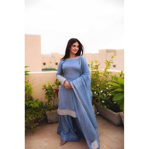 Conjunto de Traje de Fiesta para Mujer de Diseñador con Top Bordado, Pantalones Palazzo y Dupatta - Product Image 6