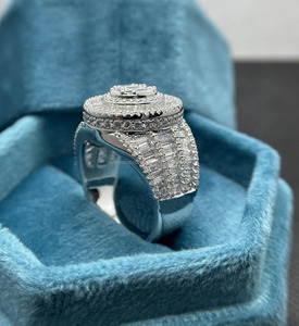 Anillo de boda de plata de ley 925 para hombre, estilo campeonato, con moissanita helada de corte baguette y redondo, estilo hip hop, para raperos - Product Image 2