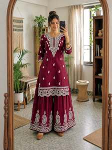 Kurti de seda crepé francés con bordado de hilo de diseño elaborado y conjunto de pantalón palazzo de seda crepé francés con bordado de hilo. - Product Image 5