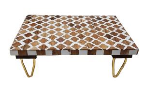 Présentoir à gâteau décoratif moderne en bois et résine avec incrustation naturelle, parfait pour l'affichage des célébrations d'anniversaire de l'Aïd et de mariage - Product Image 3