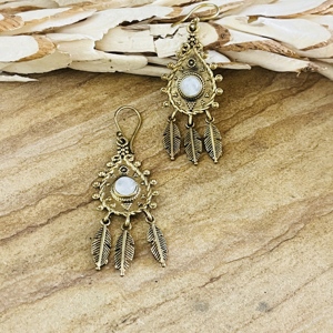 Favoris des Acheteurs : Boucles d'oreilles pendantes en laiton argenté, style bohème, avec pierre de lune, pour femme, design ethnique tribal à plumes, Or/Argent/18K - Product Image 2