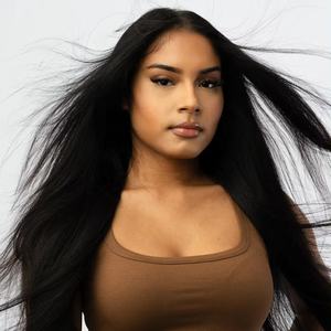 Vente en gros de perruques naturelles Remy noires, cheveux humains vietnamiens droits avec style ondulé, fournisseur de cheveux vierges indiens - Product Image 1