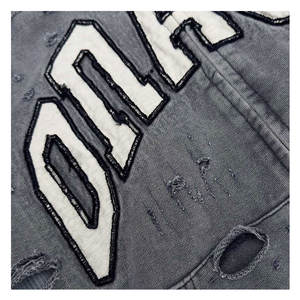 Hoodie de qualité supérieure fabriqué au Pakistan, en tissu mélangé de coton, confortable et durable, disponible en différentes couleurs - Product Image 3