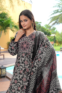 High on Demand Women's <b>Black</b> Kurti Set Full Sleeve Cotton Silk Jequard Full Stitched for Regular and Festive Occasions - Product Image 4