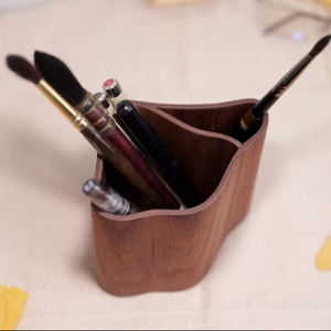 Porte-stylo en bois en forme de feuille de Ginkgo - Porte-crayons minimaliste en noyer fait main - Accessoire de bureau en bois fait main - Product Image 1