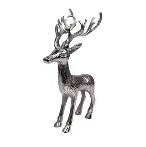 Escultura de Reno Hecha a Mano, Decoración Navideña Premium para Compradores de Comercio Minorista y Hostelería - Product Image 3