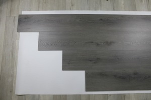 Suelo SPC Rígido Moderno VFLOOR, Resistente al Agua, Anti-Rayones, Sistema de Clic, Planchas Medianas, Garantía de 5 Años - Product Image 4