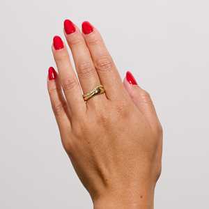 Anillo de boda ancho de oro macizo de 14K y 18K con diamantes cultivados en laboratorio, engaste pavé, doble banda ondulada de 7.5mm, anillo llamativo, venta al por mayor - Product Image 2