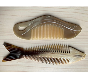 Peine de cuerno de búfalo de tamaño mediano, 2 piezas, artesanía natural, la mejor calidad y para regalos, peine de cuerno de búfalo usado. - Product Image 3